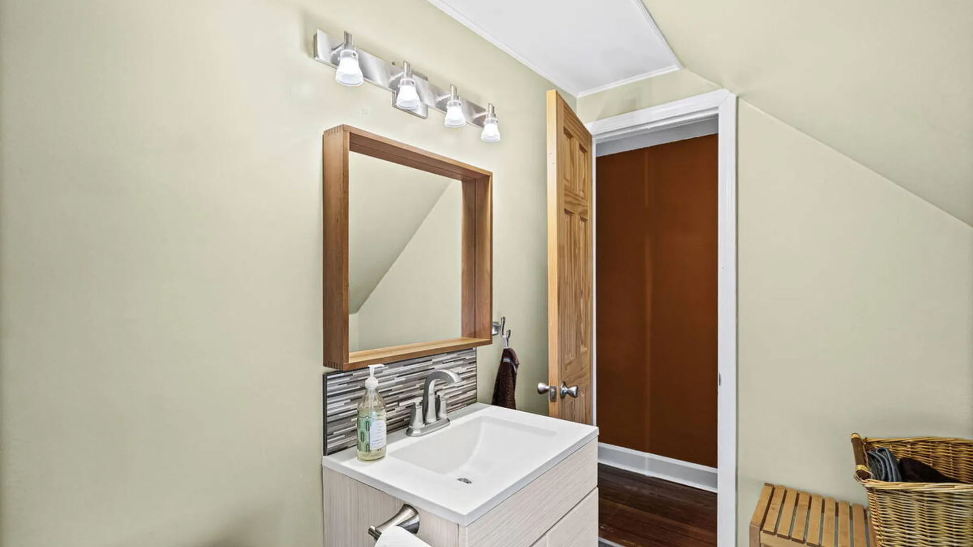 Property at 1824 Hillside Avenue, Niskayuna, NY 12309 6
