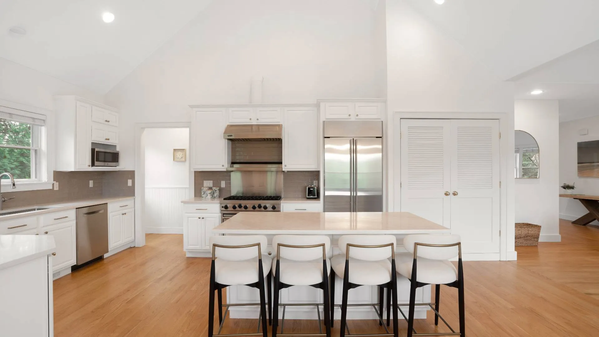 Property at 10 PECONIC VIEW CT, Southampton, NY 11968 11