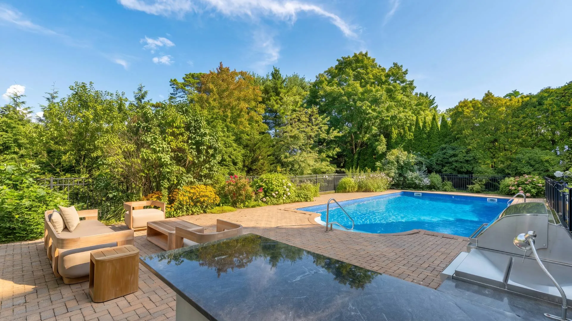 Property at 10 PECONIC VIEW CT, Southampton, NY 11968 20
