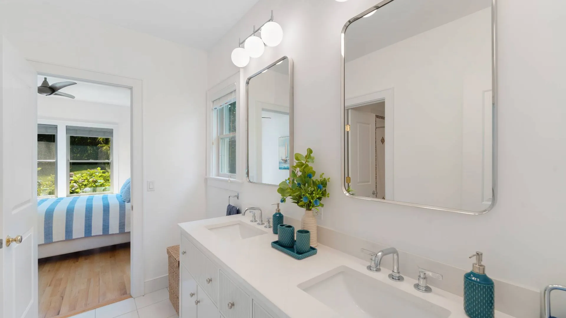 Property at 10 PECONIC VIEW CT, Southampton, NY 11968 24