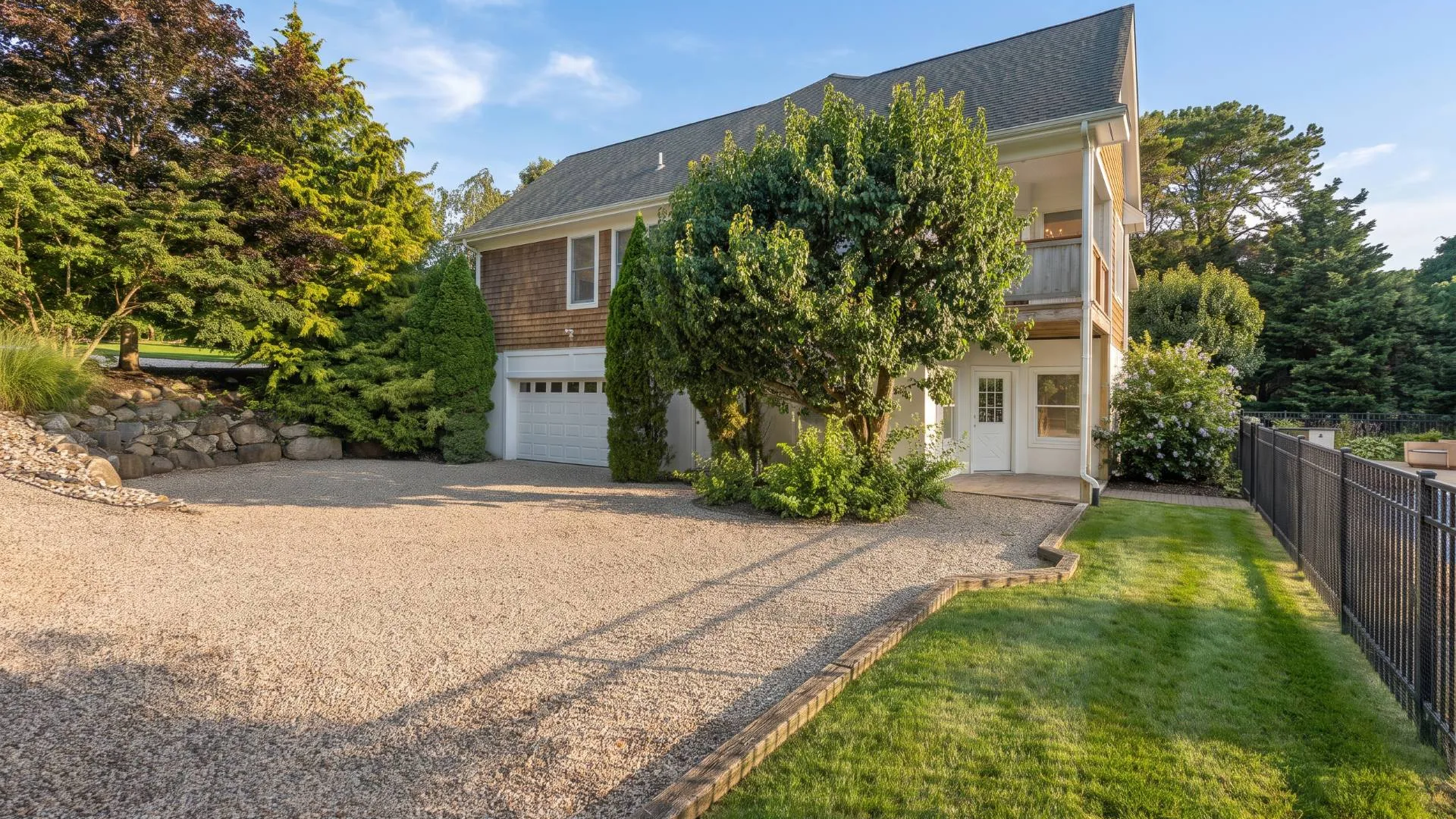 Property at 10 PECONIC VIEW CT, Southampton, NY 11968 28