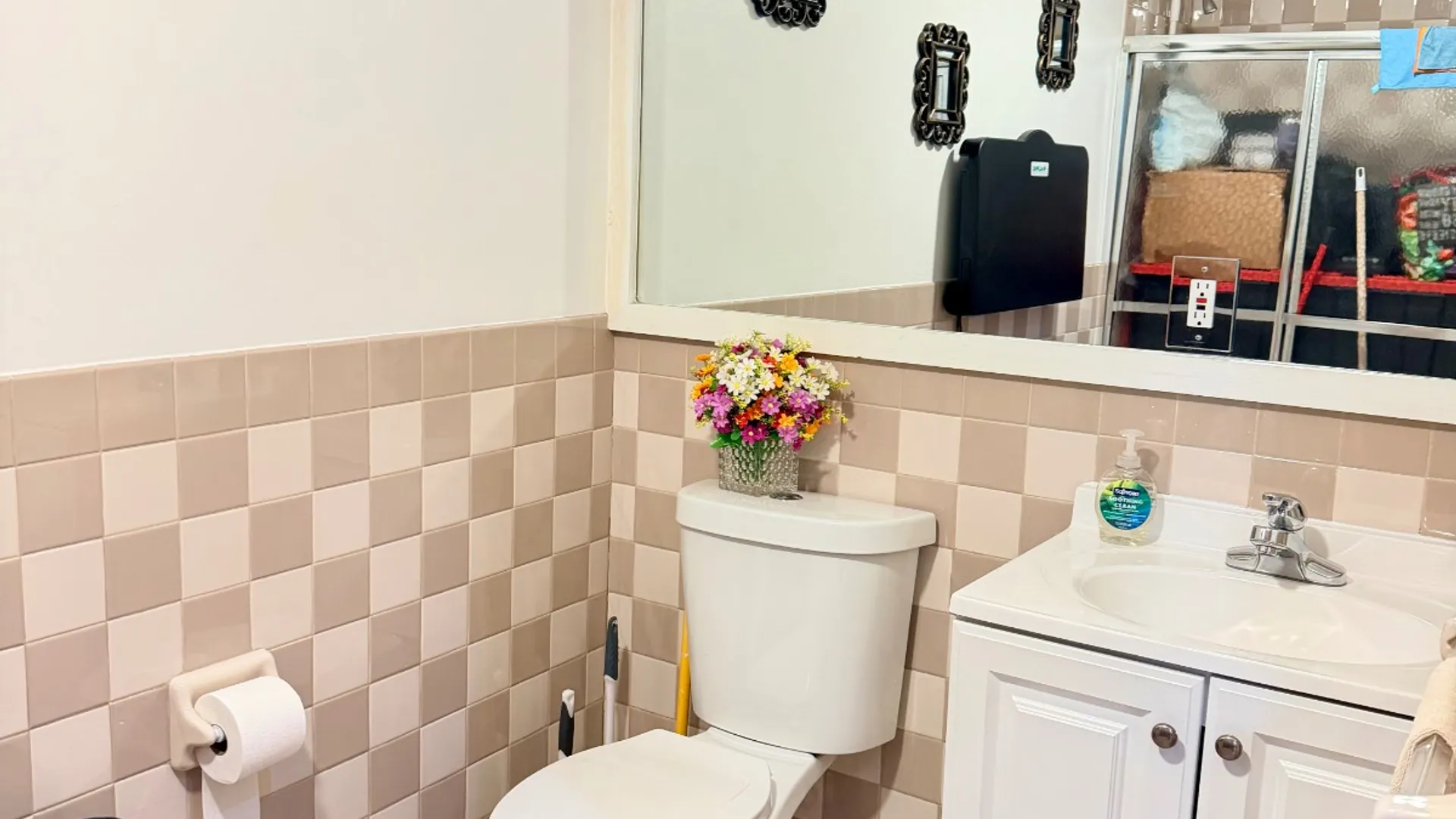 Property at 53-22 Roosevelt Ave, Woodside, NY 11377 11
