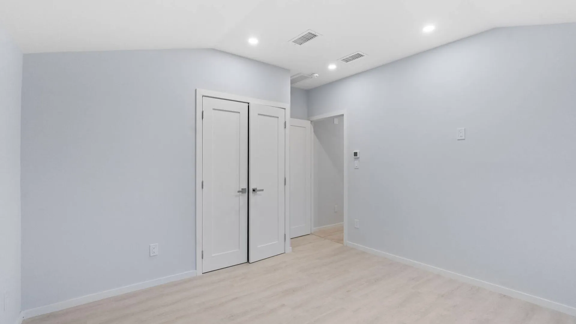 Property at 33 Keen Ct, Brooklyn, NY 11229 34