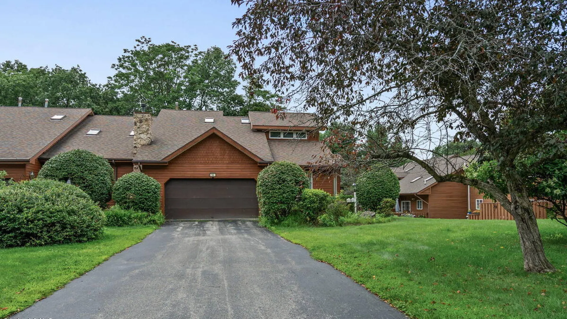 Property at 18 Lillian Lane, Troy, NY 12180 3