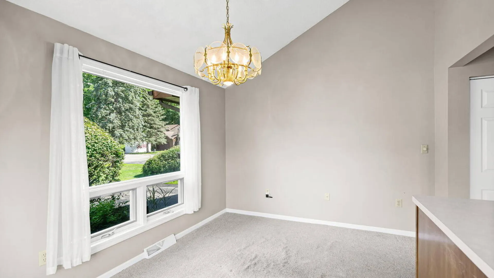 Property at 18 Lillian Lane, Troy, NY 12180 19