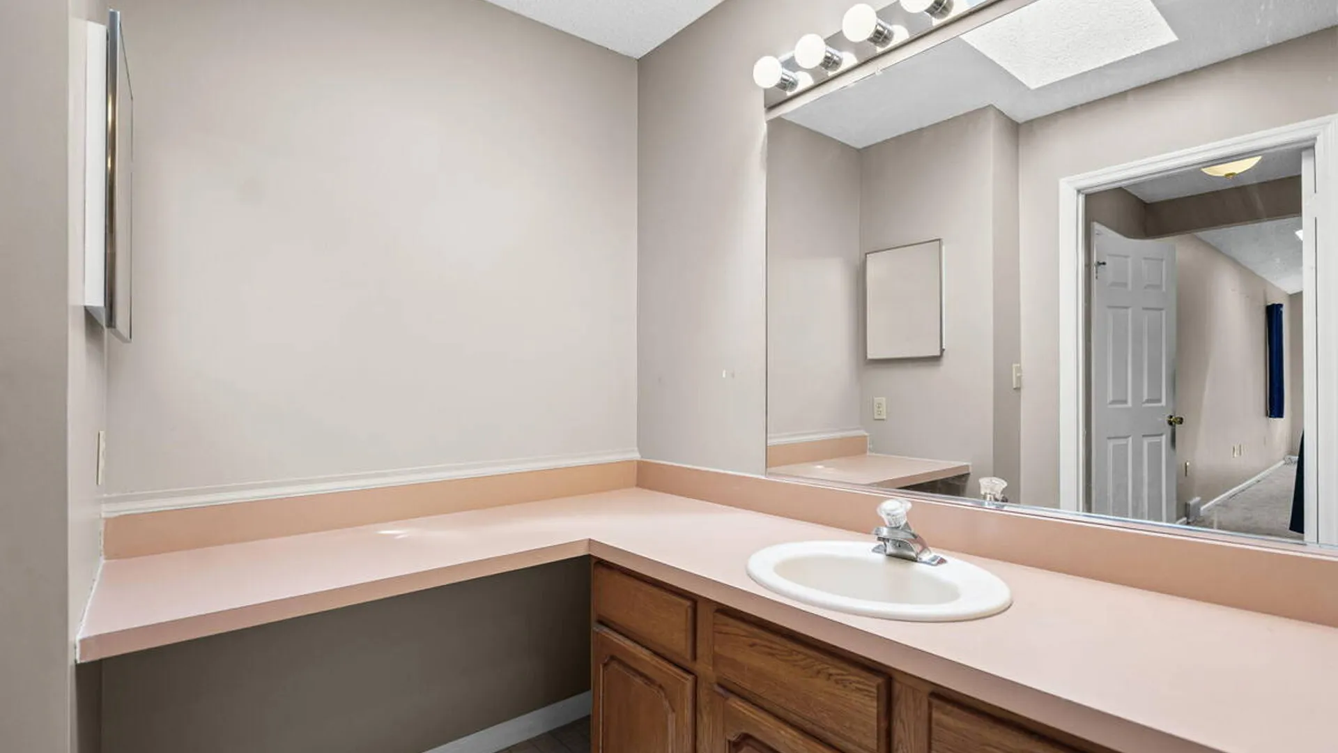 Property at 18 Lillian Lane, Troy, NY 12180 26