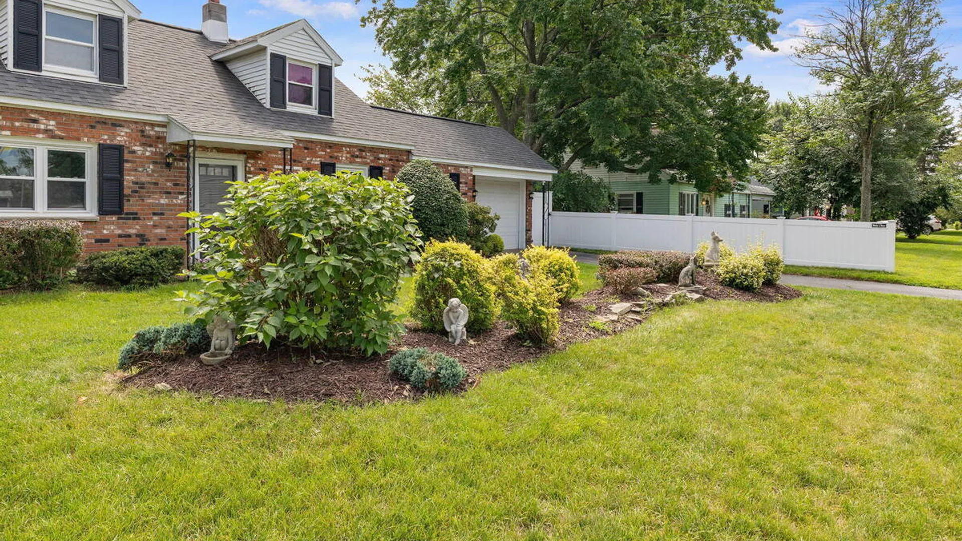 Property at 1021 Roberta Road, Rotterdam, NY 12303 6