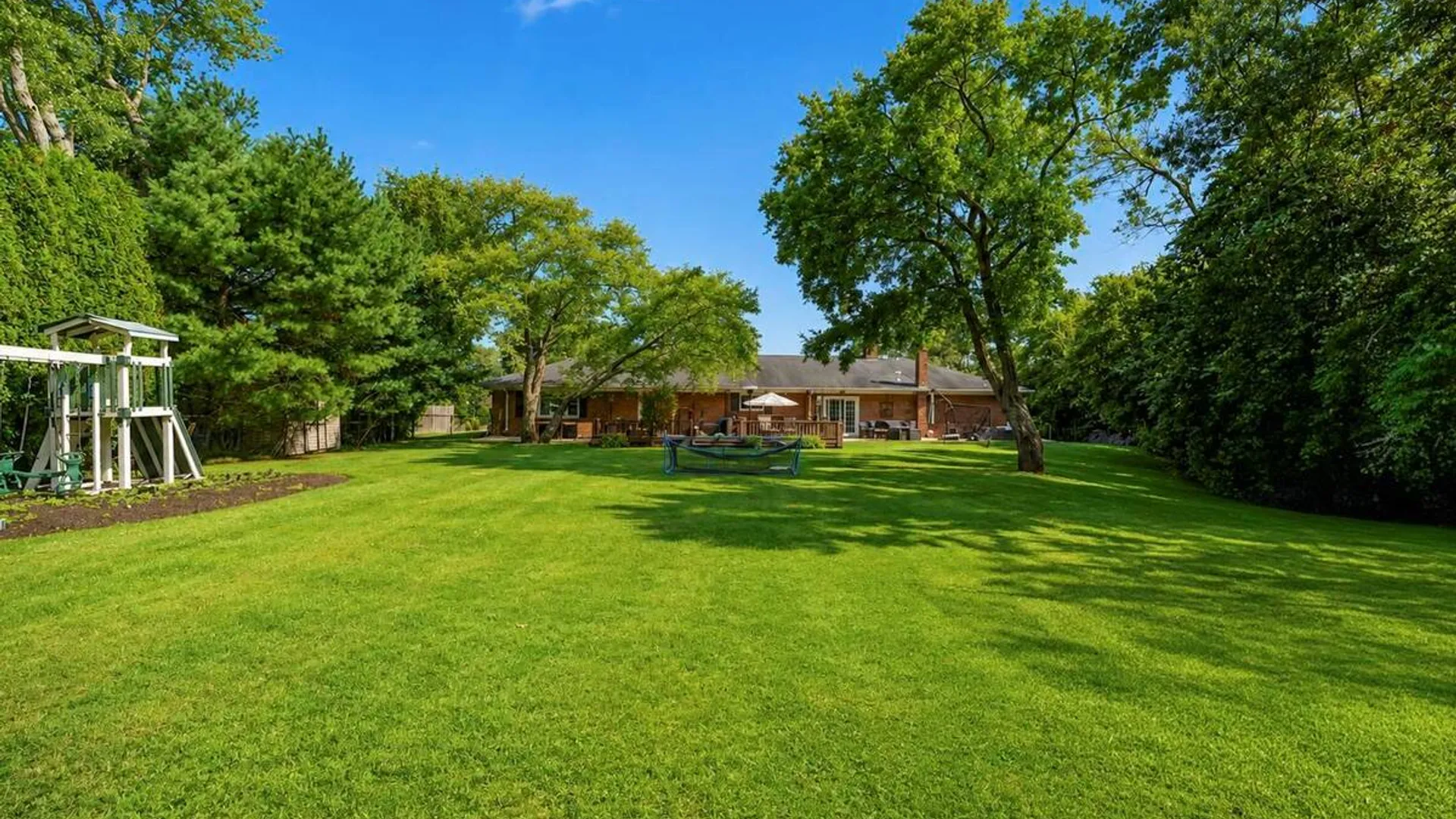 Property at 5 Reinhardt Court, Blue Point, NY 11715 9