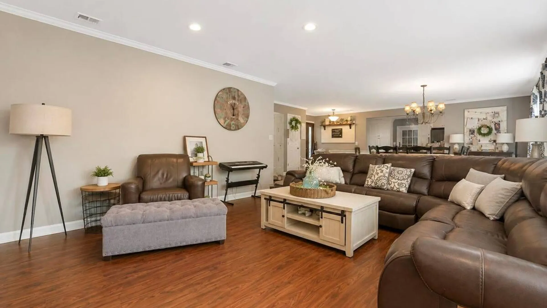 Property at 5 Reinhardt Court, Blue Point, NY 11715 17