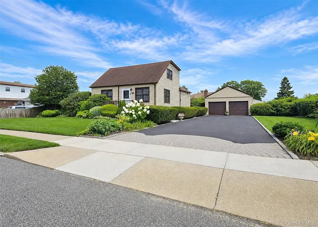 Property at 823 5th Street, West Babylon, NY 11704