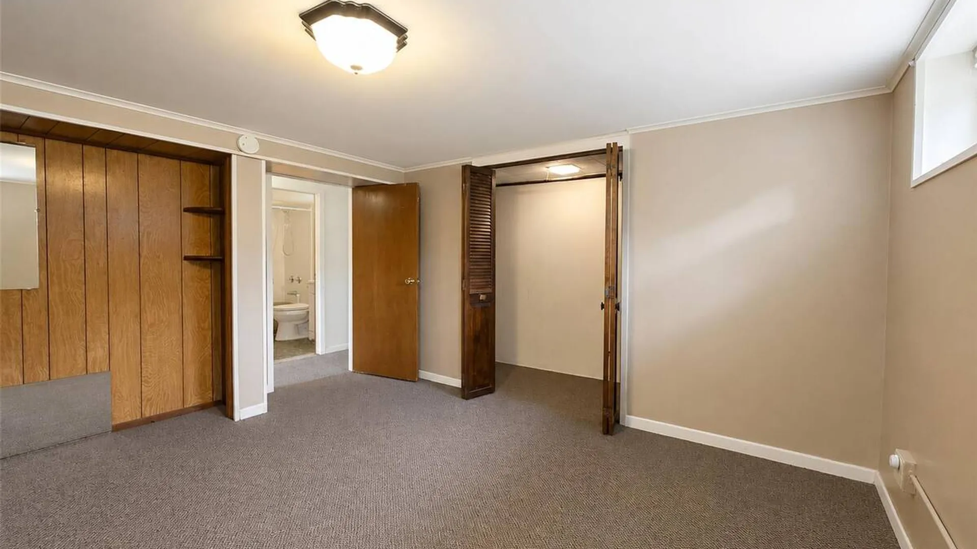 Property at 823 5th Street, West Babylon, NY 11704 20