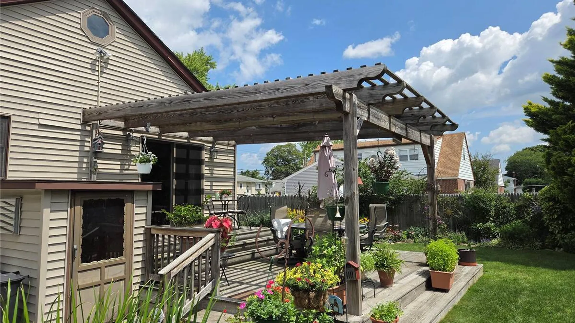 Property at 823 5th Street, West Babylon, NY 11704 23