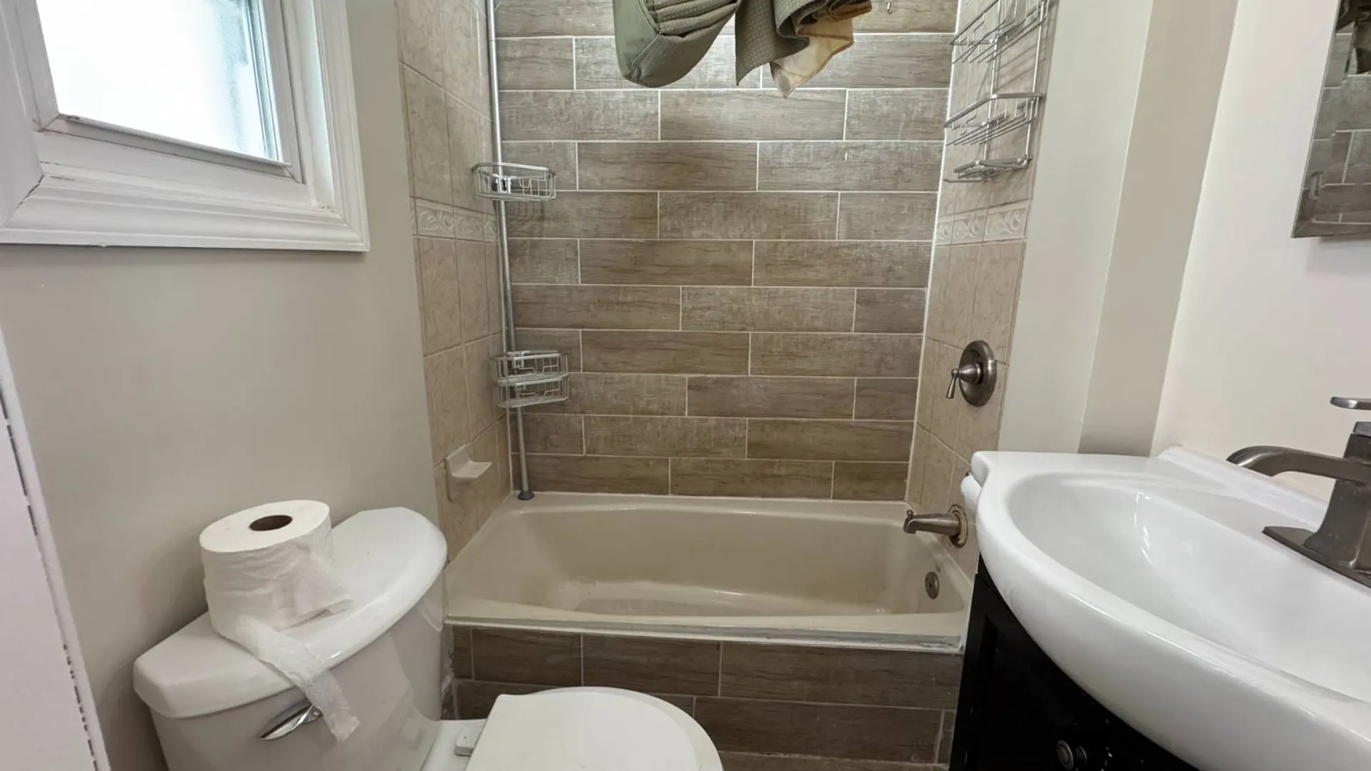 Property at 1451 Rosedale Ave, Bronx, NY 10460 10