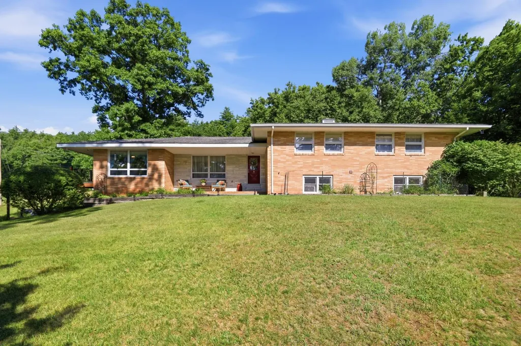 Property at 16 Buena Vista Point, Glen Spey, NY 12737