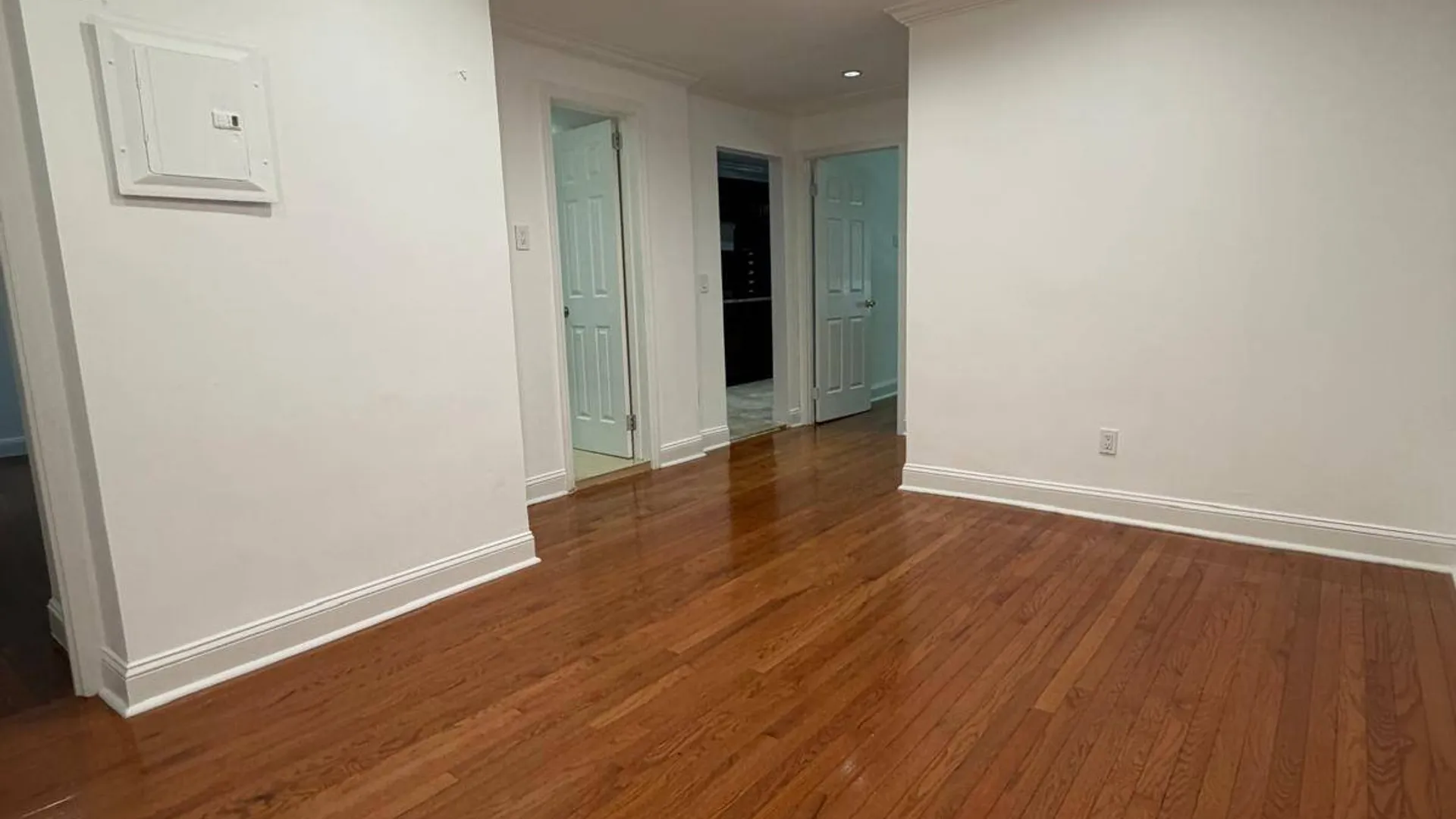 Property at 4202 Layton St, Elmhurst, NY 11373 5