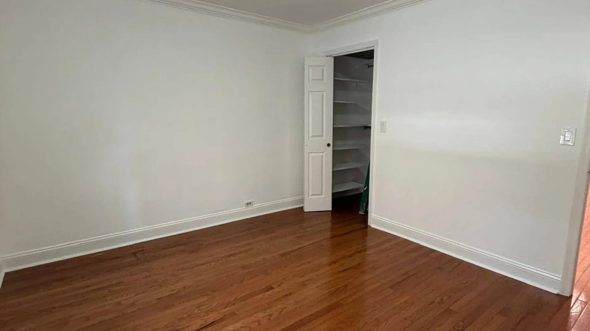 Property at 4202 Layton St, Elmhurst, NY 11373 4
