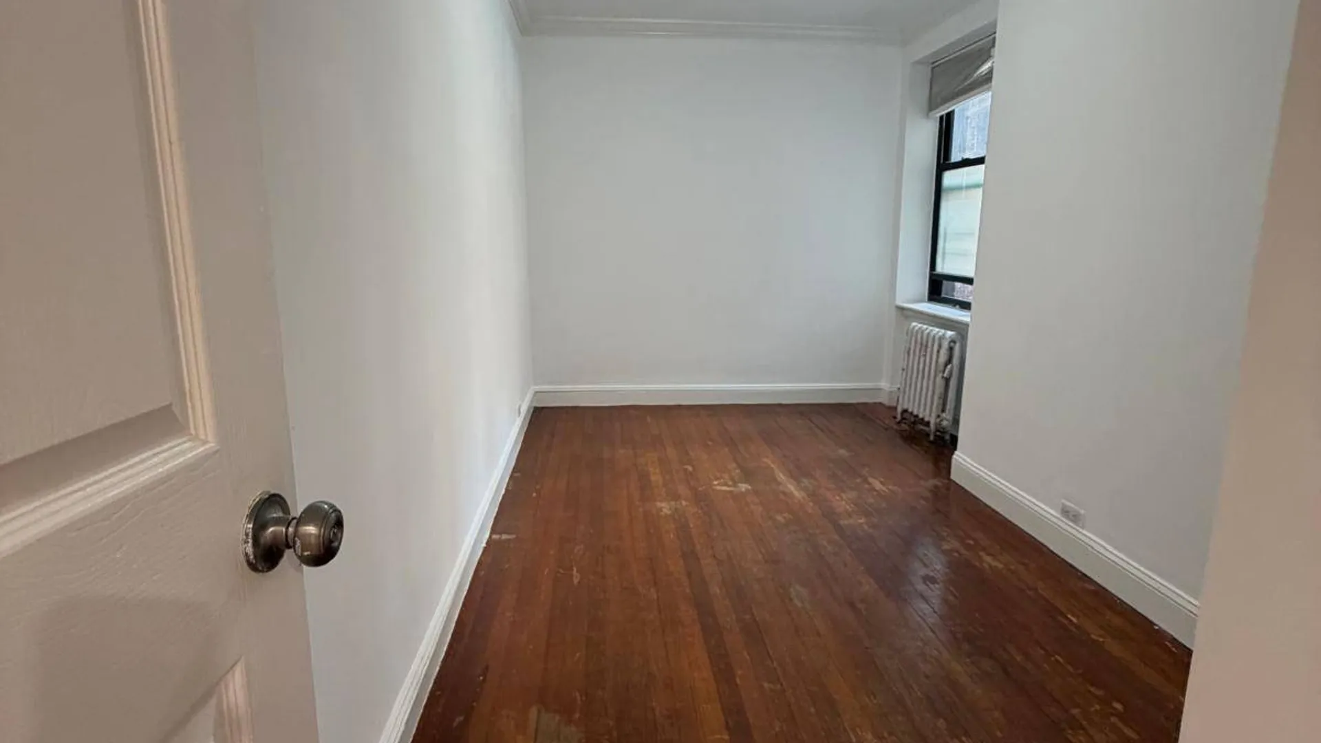 Property at 4202 Layton St, Elmhurst, NY 11373 7