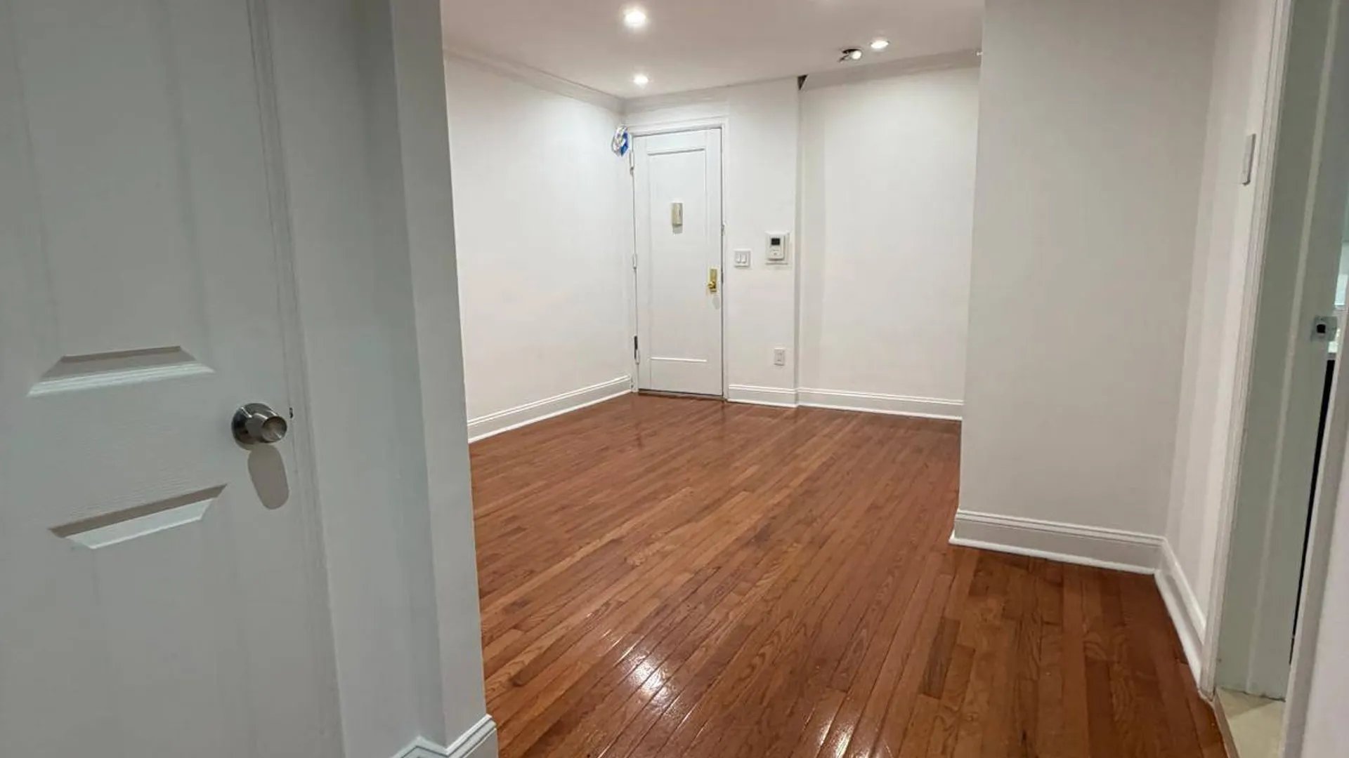 Property at 4202 Layton St, Elmhurst, NY 11373 9