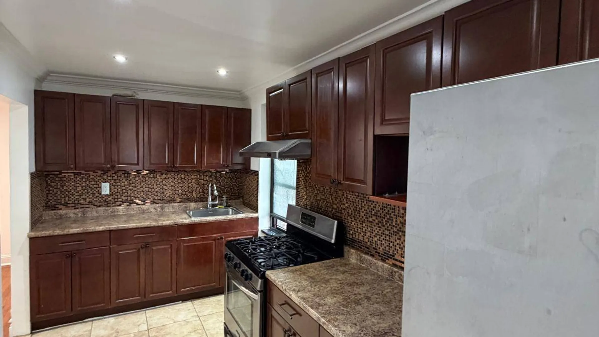 Property at 4202 Layton St, Elmhurst, NY 11373 16