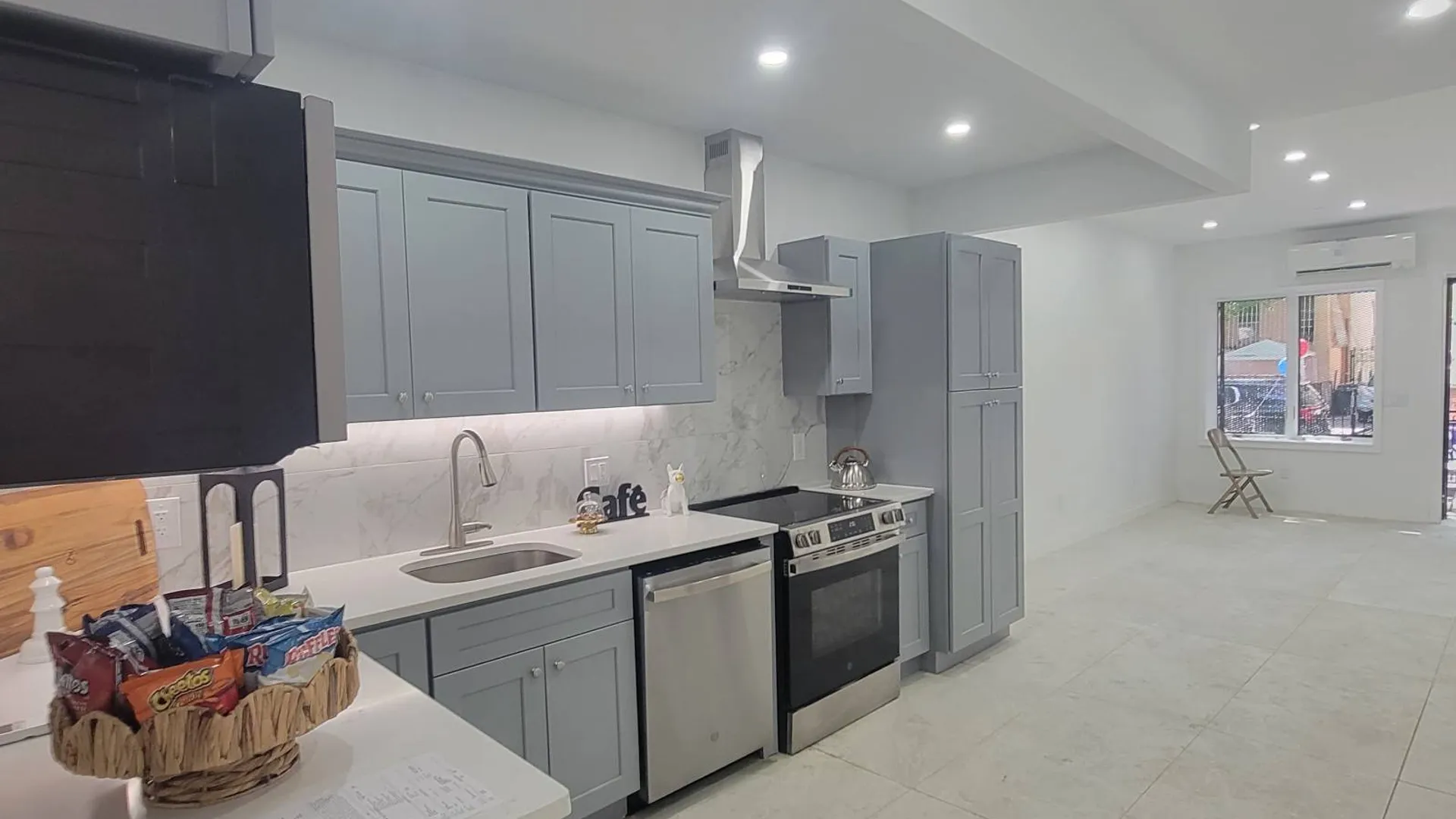 Property at 2041 Strauss Street, Brooklyn, NY 11212 6
