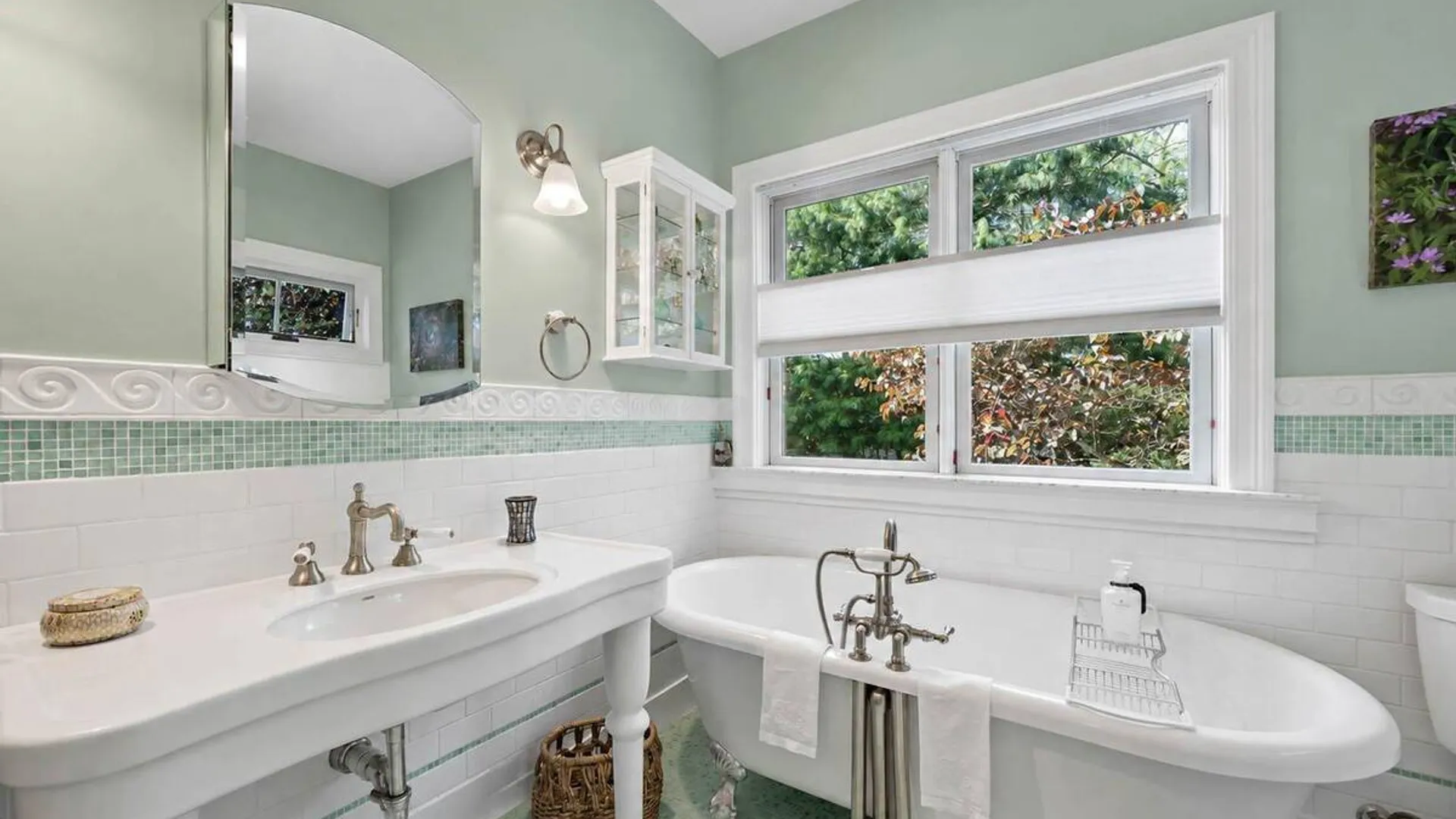 Property at 8 Jackson Avenue, East Quogue, NY 11942 24