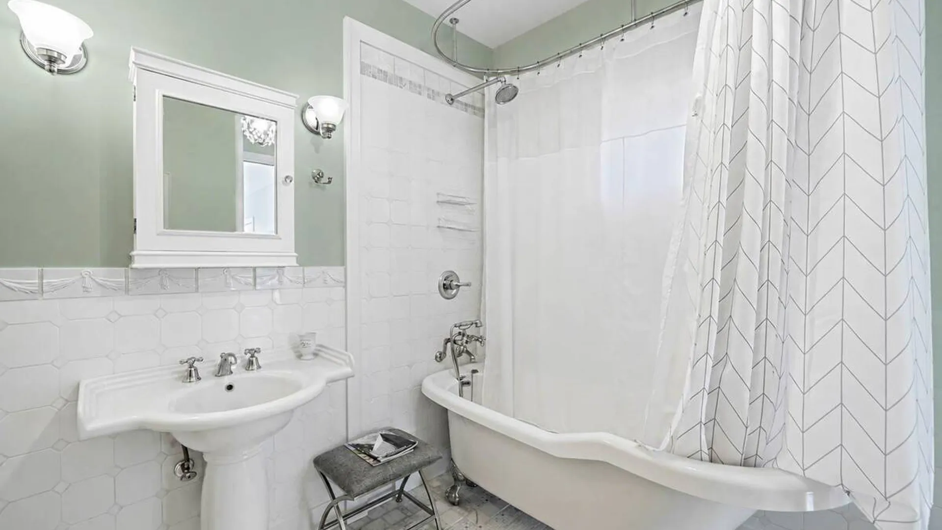 Property at 8 Jackson Avenue, East Quogue, NY 11942 28