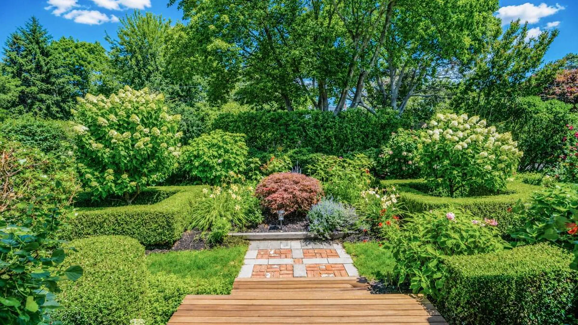 Property at 8 Jackson Avenue, East Quogue, NY 11942 46