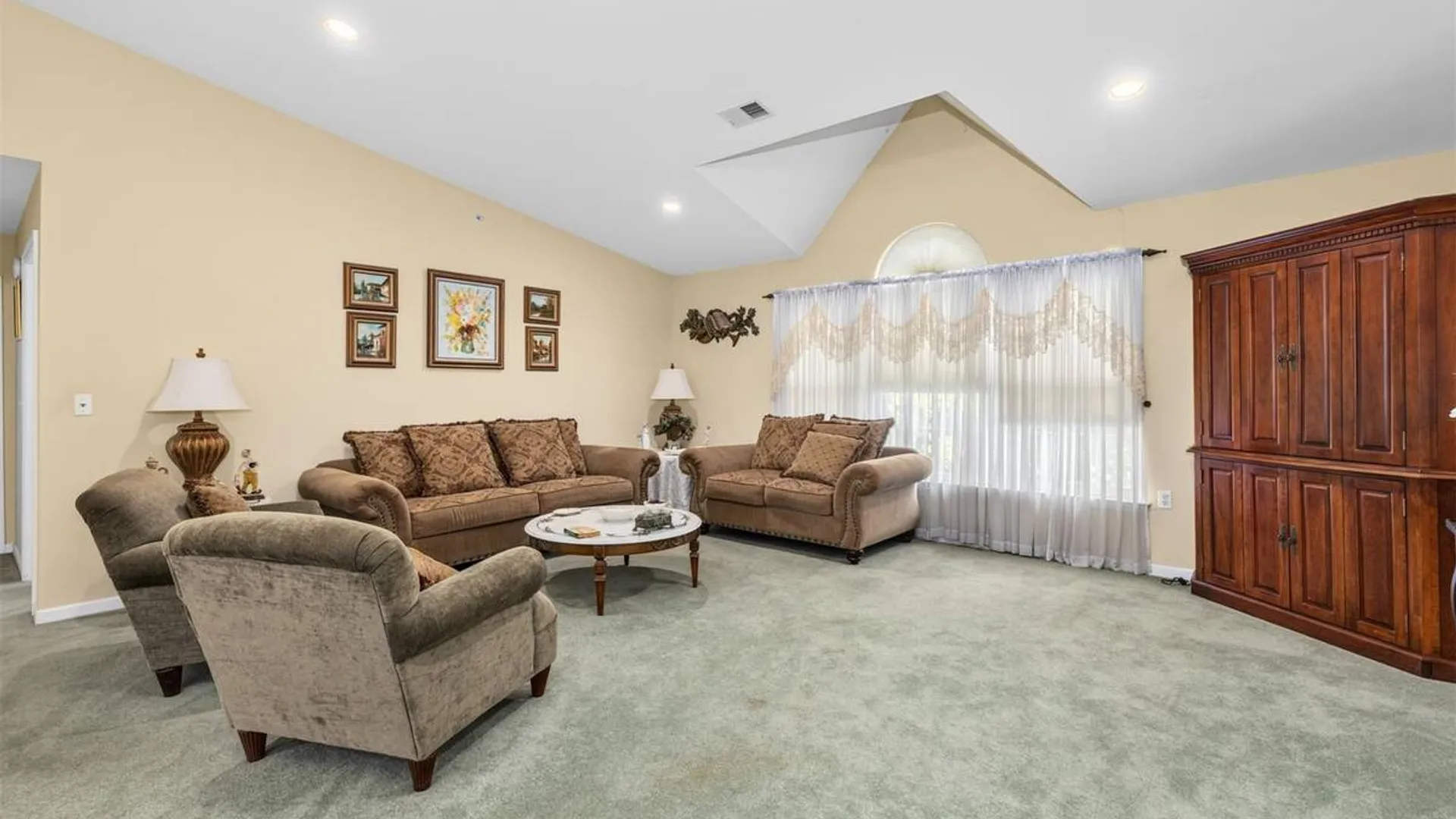 Property at 110 Joseph Lane, Dix Hills, NY 11746 13