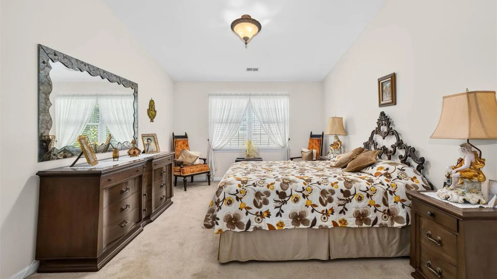 Property at 110 Joseph Lane, Dix Hills, NY 11746 14