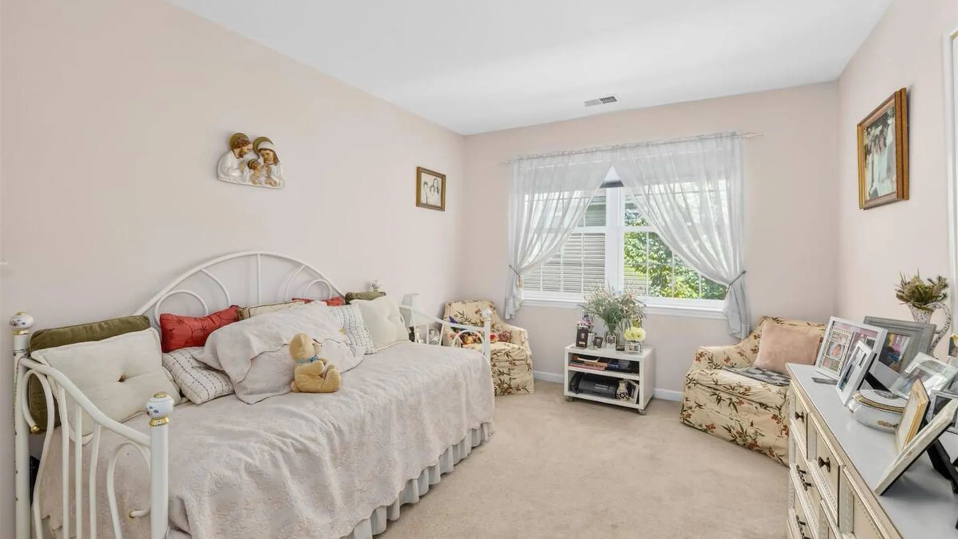 Property at 110 Joseph Lane, Dix Hills, NY 11746 17
