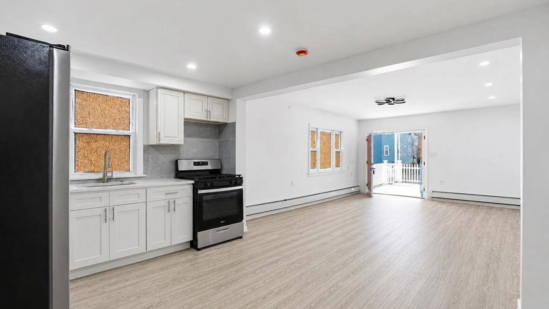 Property at 44 Broadway, Hamilton Beach, NY 11414 5