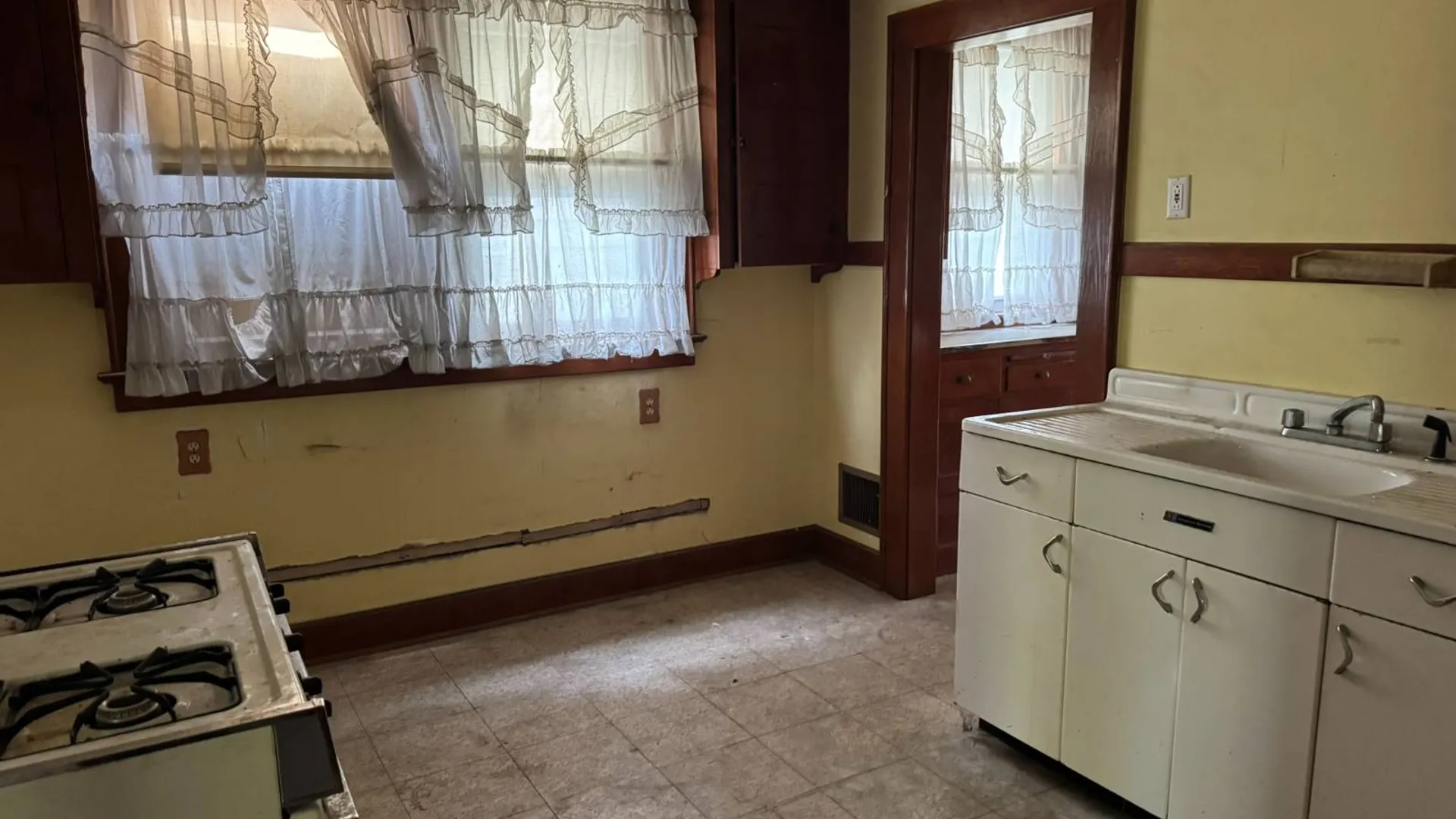 Property at 144-46 7th North St, Syracuse, NY 13208 12