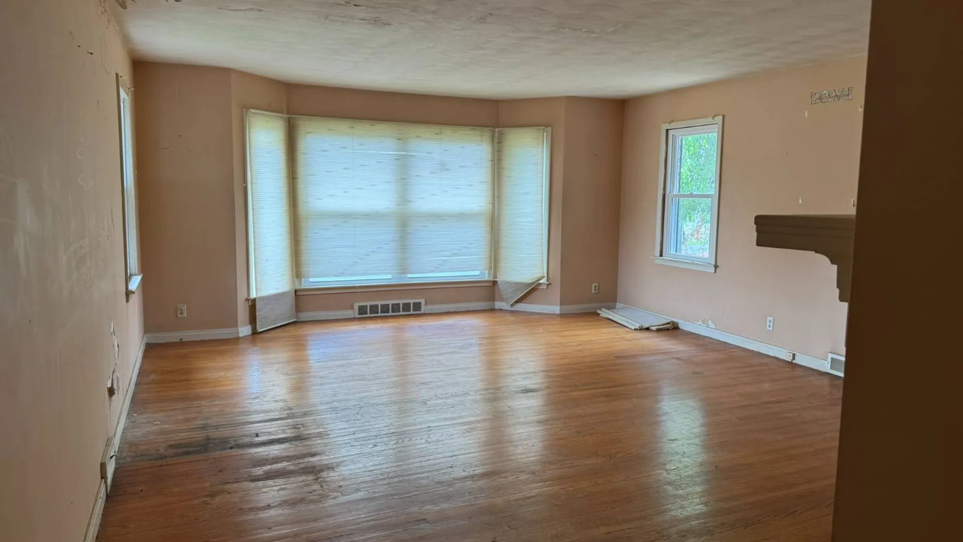 Property at 324 Academy Pl, Syracuse, NY 13207 6