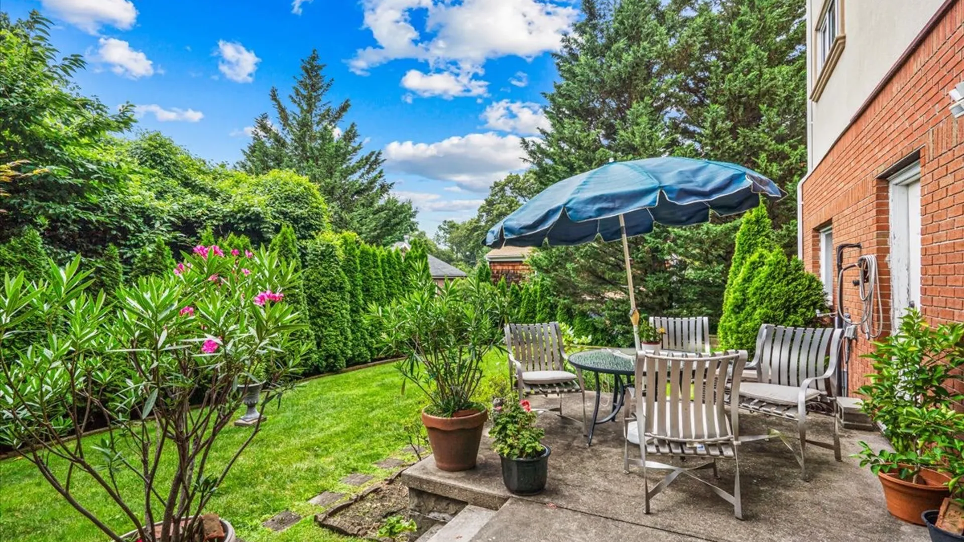 Property at 3850 Hillcrest Ave, Douglaston, NY 11363 5