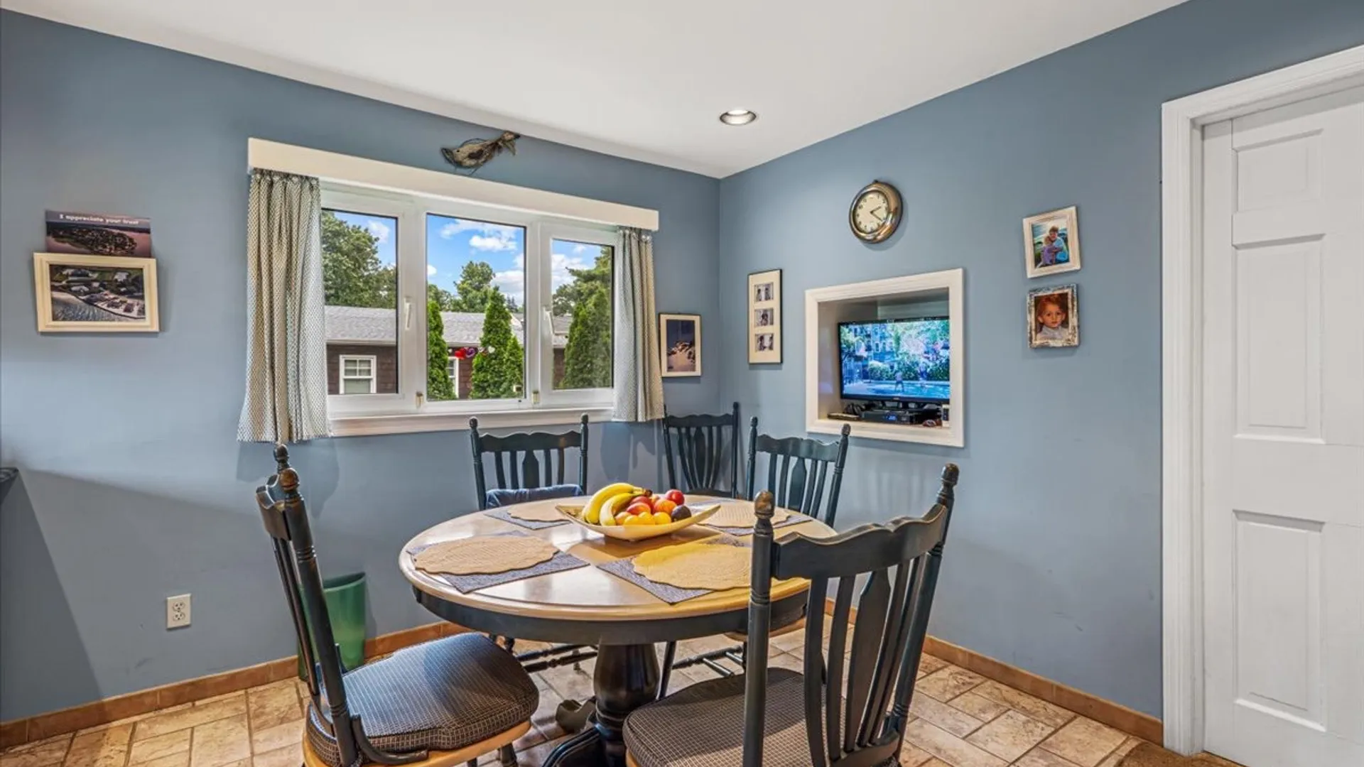 Property at 3850 Hillcrest Ave, Douglaston, NY 11363 16