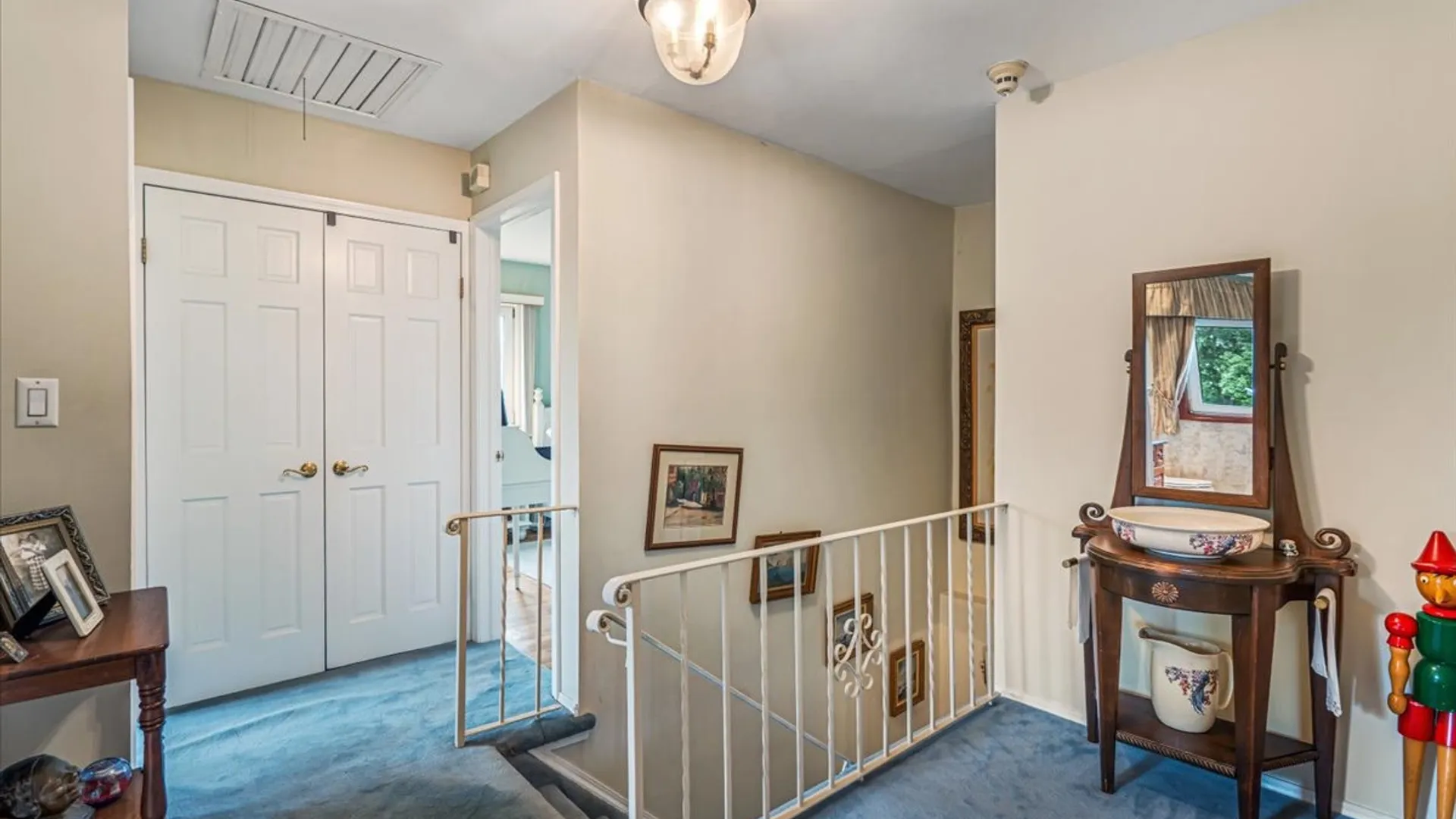 Property at 3850 Hillcrest Ave, Douglaston, NY 11363 17