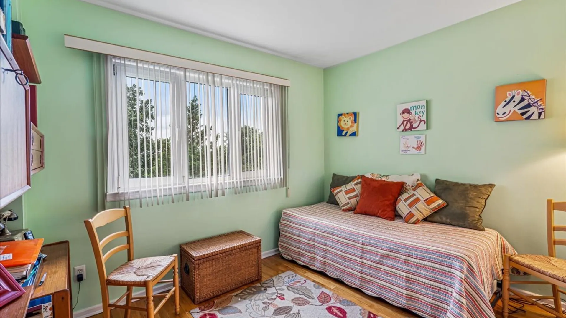 Property at 3850 Hillcrest Ave, Douglaston, NY 11363 21