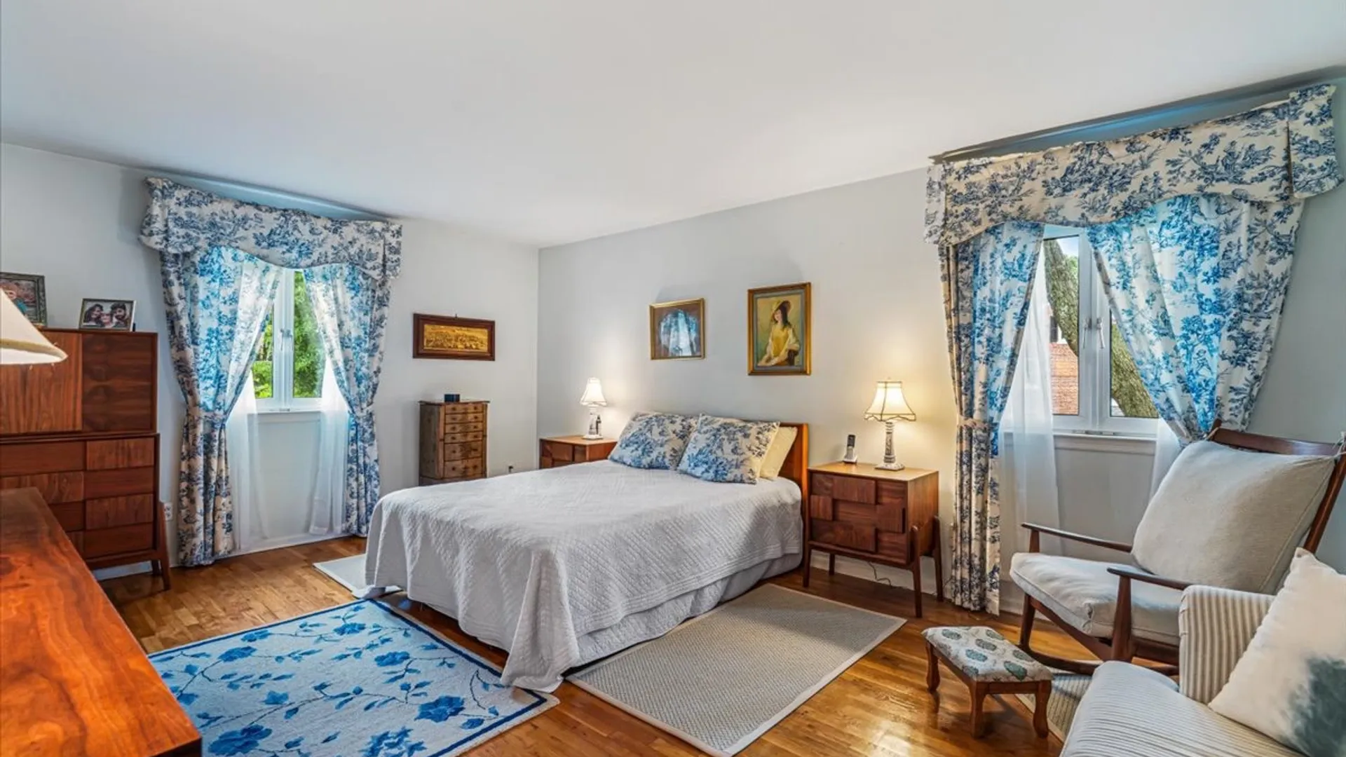 Property at 3850 Hillcrest Ave, Douglaston, NY 11363 23