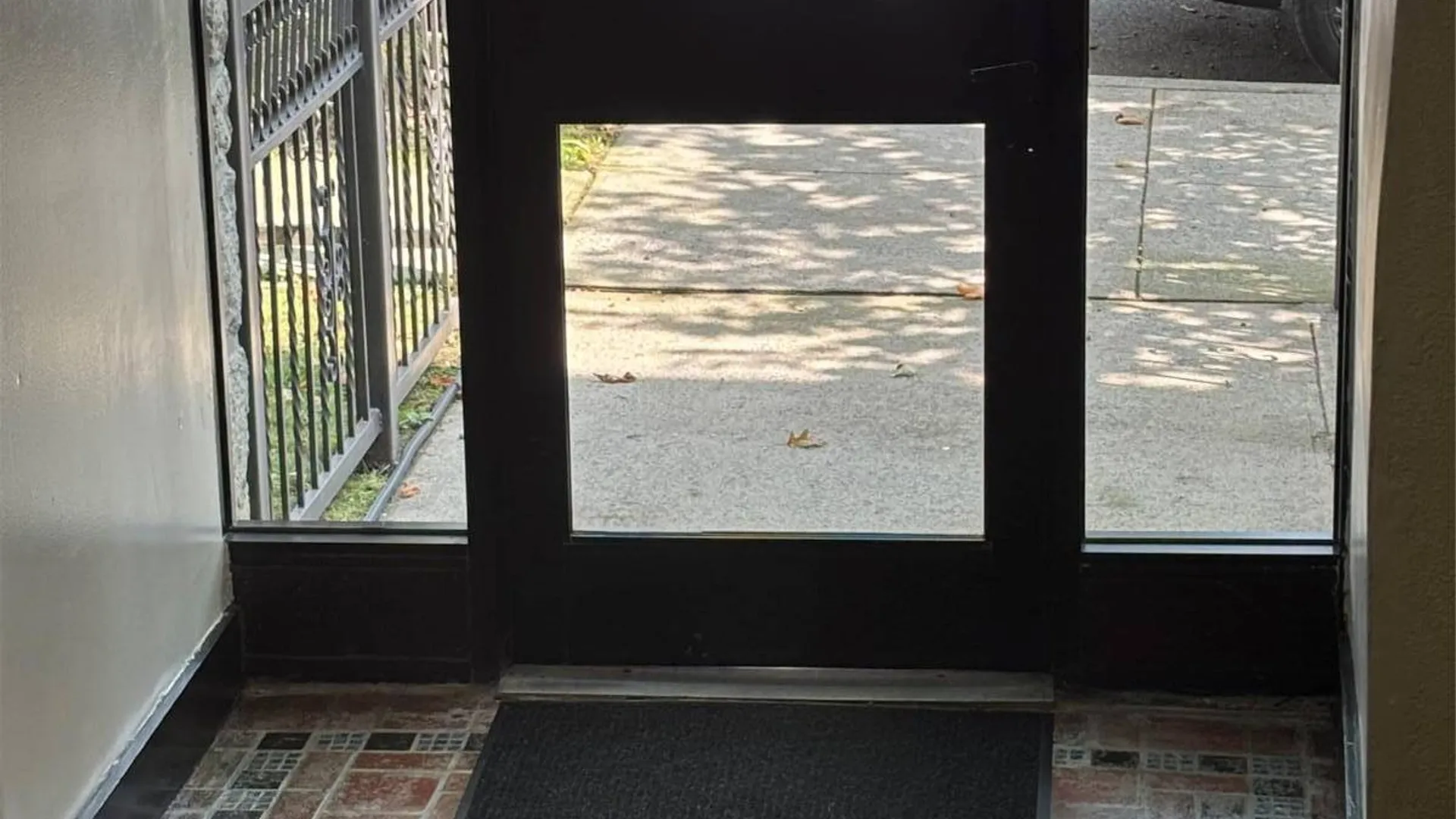 Property at 16015 Powells Cove Blvd, Whitestone, NY 11357 6