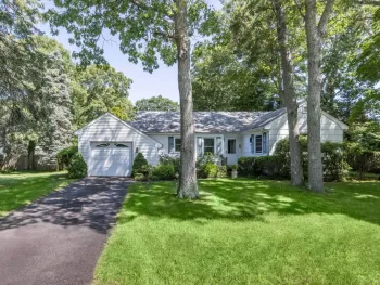 Property at 29 Lynn Ave, Hampton Bays, NY 11946