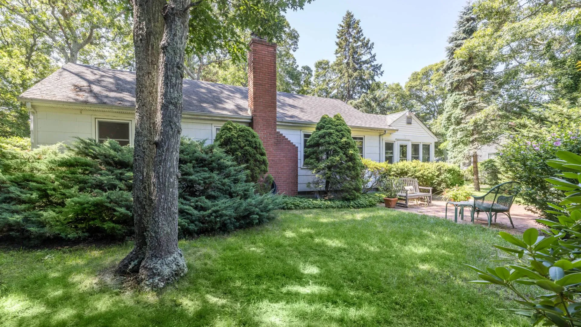 Property at 29 Lynn Ave, Hampton Bays, NY 11946 7