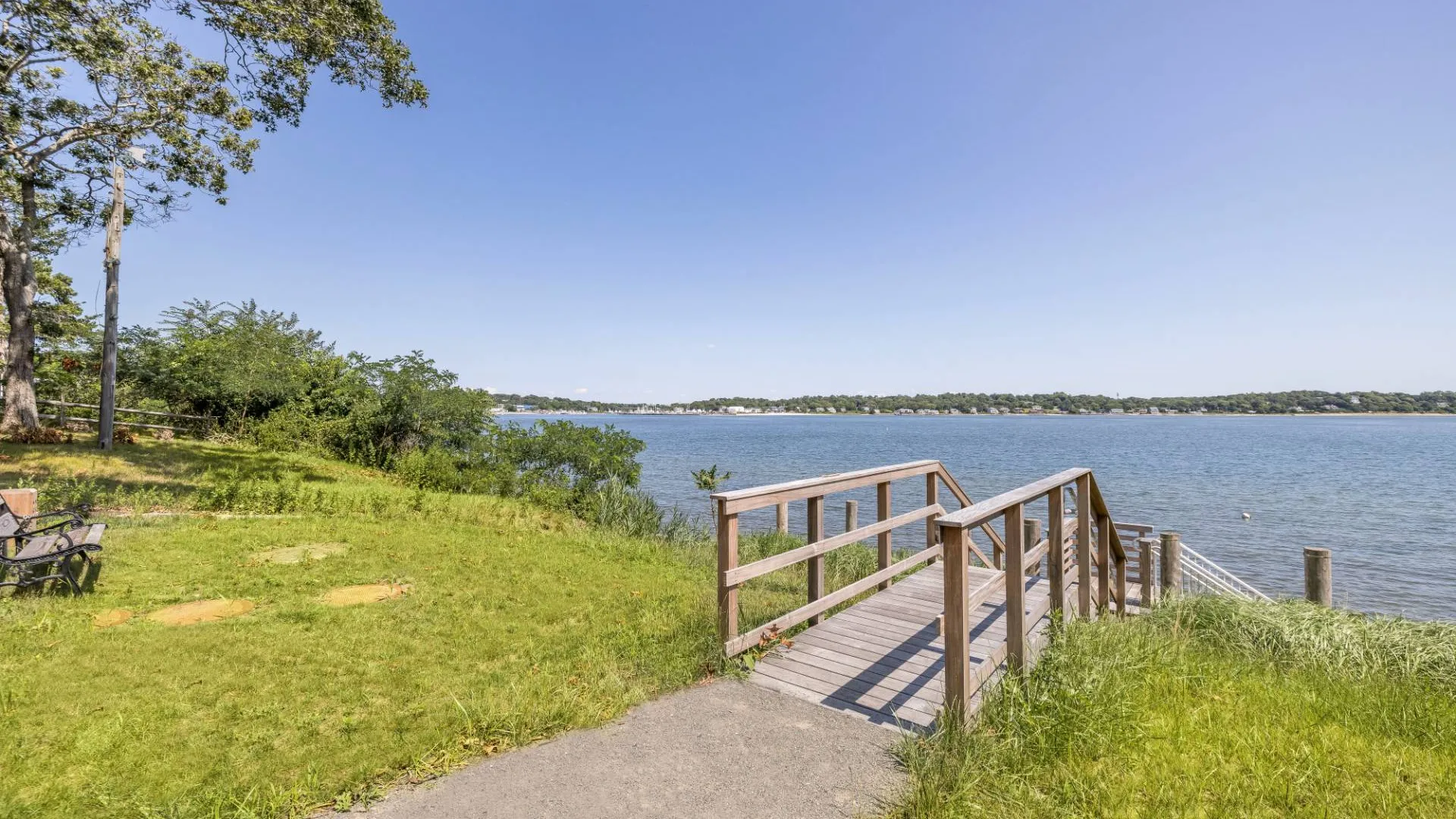 Property at 29 Lynn Ave, Hampton Bays, NY 11946 28
