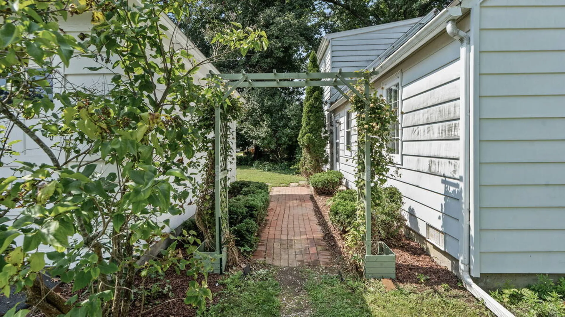 Property at 533 Bloomingrove Drive, North Greenbush, NY 12144 36
