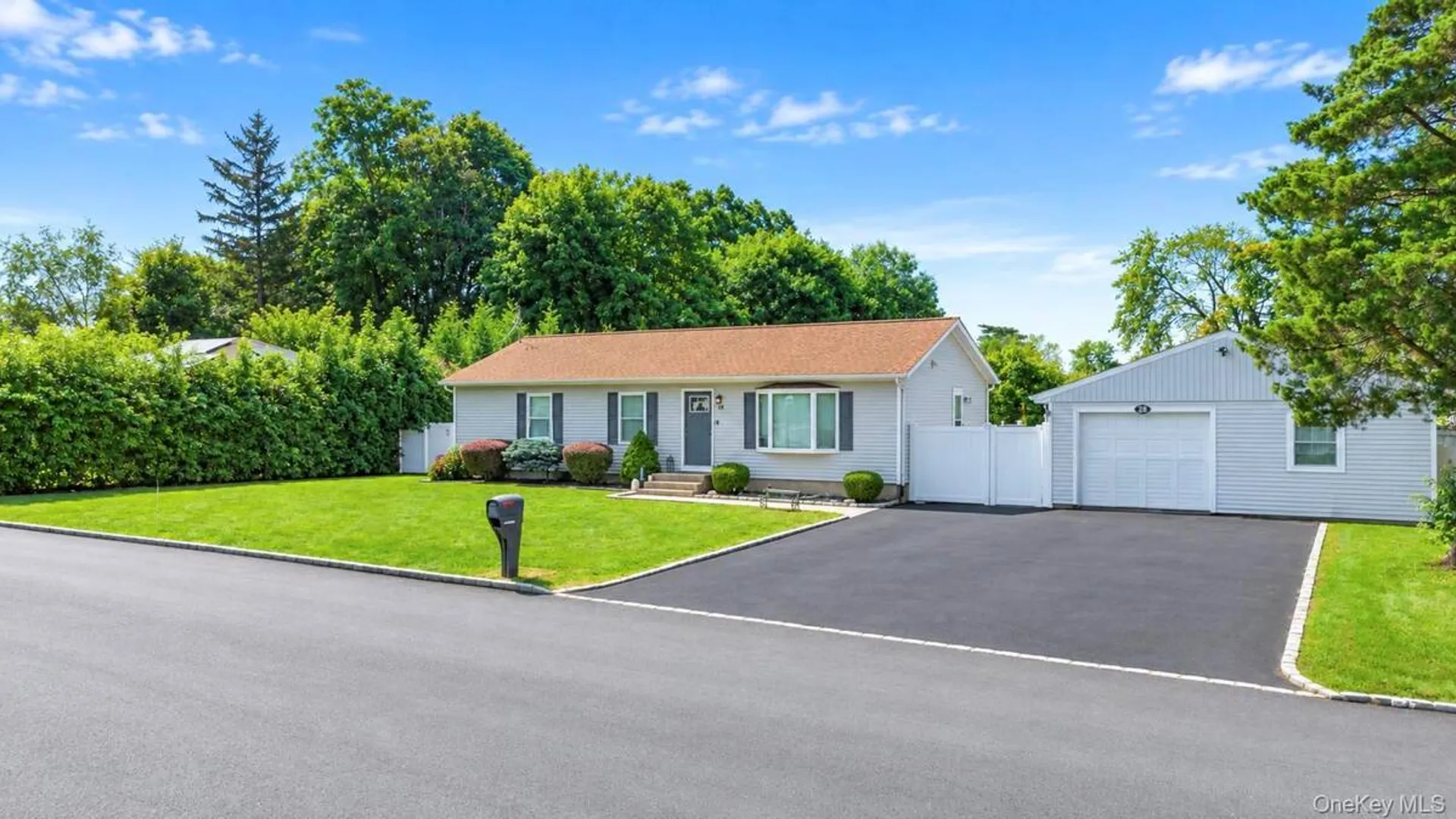 Property at 28 Mapleton Avenue, Farmingville, NY 11738 6