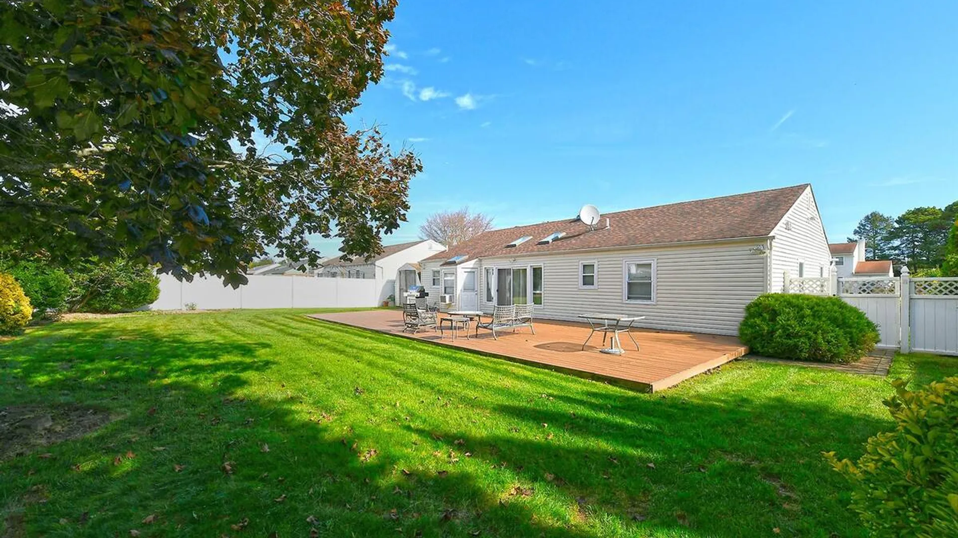Property at 22 Apple Blossom Lane, East Patchogue, NY 11772 18
