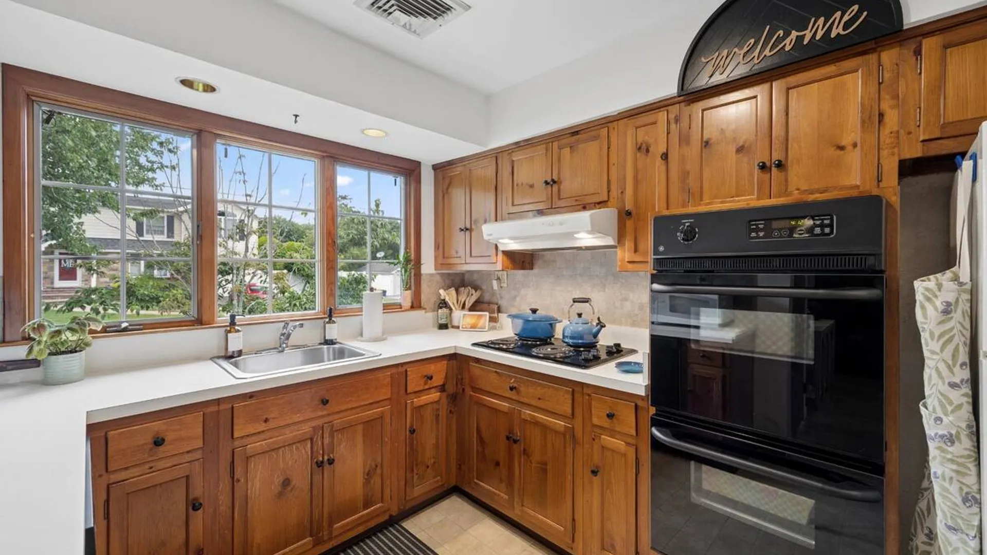 Property at 151 N East Boulevard, Massapequa, NY 11758 9