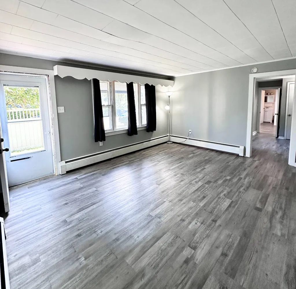 Property at 1800 7th Ave, Watervliet, NY 12189