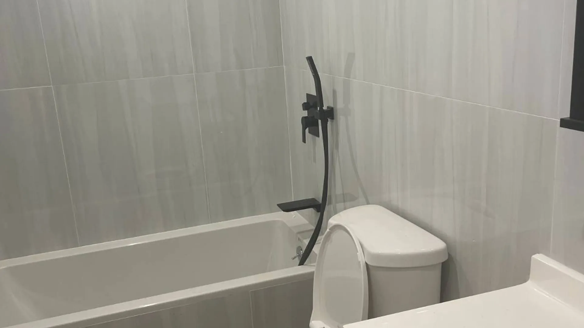 Property at 30 Corbin Pl, Brooklyn, NY 11235 20