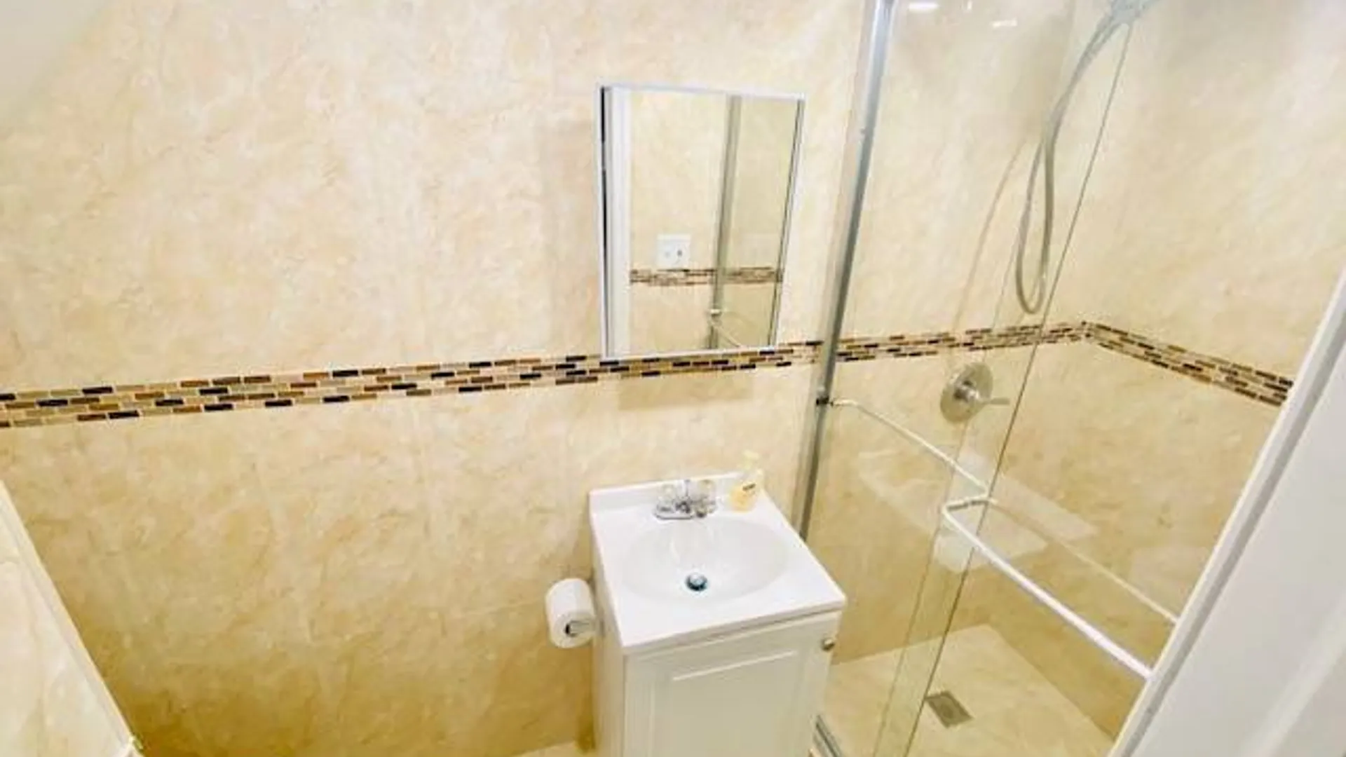 Property at 166-12 UNION TURNPIKE, Flushing, NY 11366 9