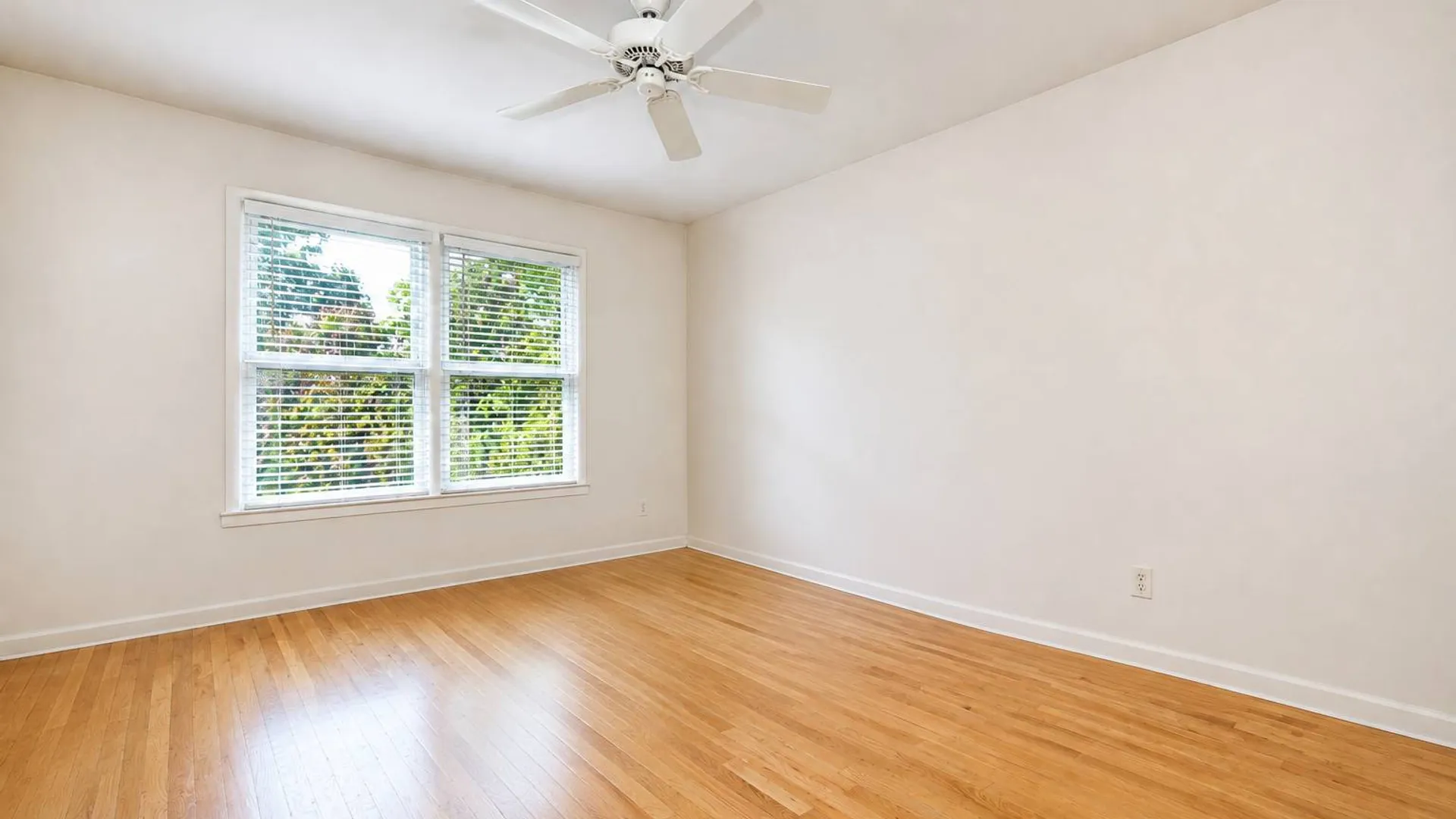 Property at 112 Amador Street, Staten Island, NY 10303 11